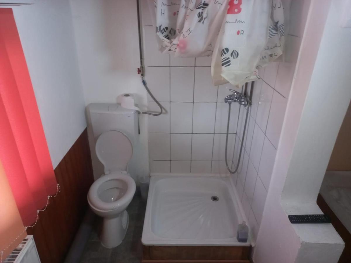 Double Room With Private Bathroom By Osteria Constantino Targoviste Zewnętrze zdjęcie