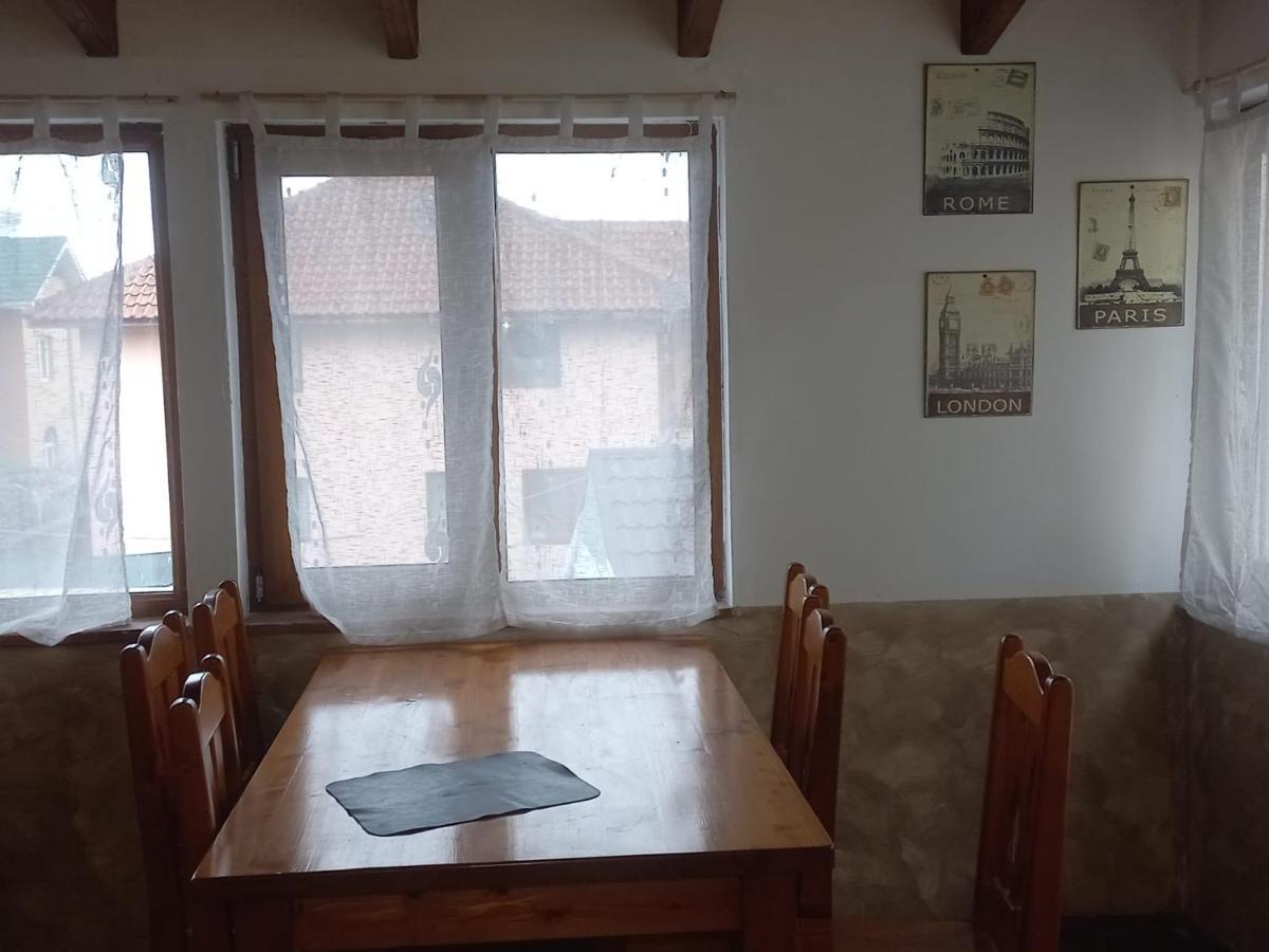 Double Room With Private Bathroom By Osteria Constantino Targoviste Zewnętrze zdjęcie