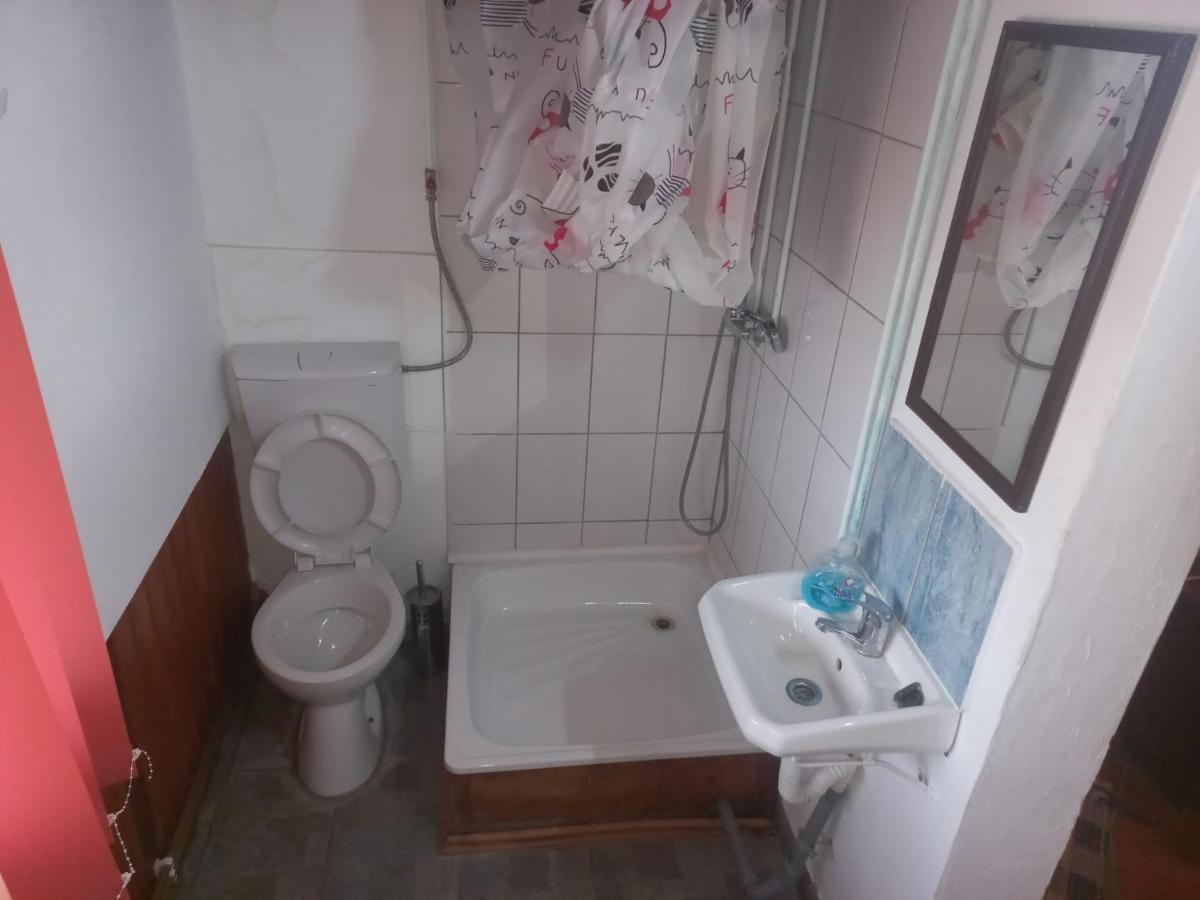 Double Room With Private Bathroom By Osteria Constantino Targoviste Zewnętrze zdjęcie